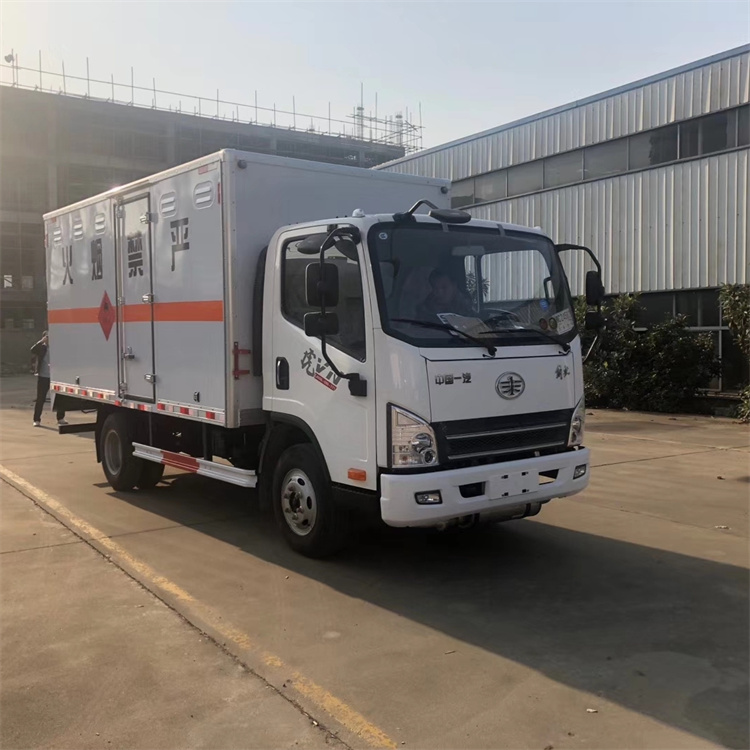 解放爆破器材運輸車